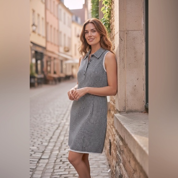 Worth Dresses & Skirts - WORTH Women’s Navy Blue / White Polkadot Sleeveless Shift Dress Size 8